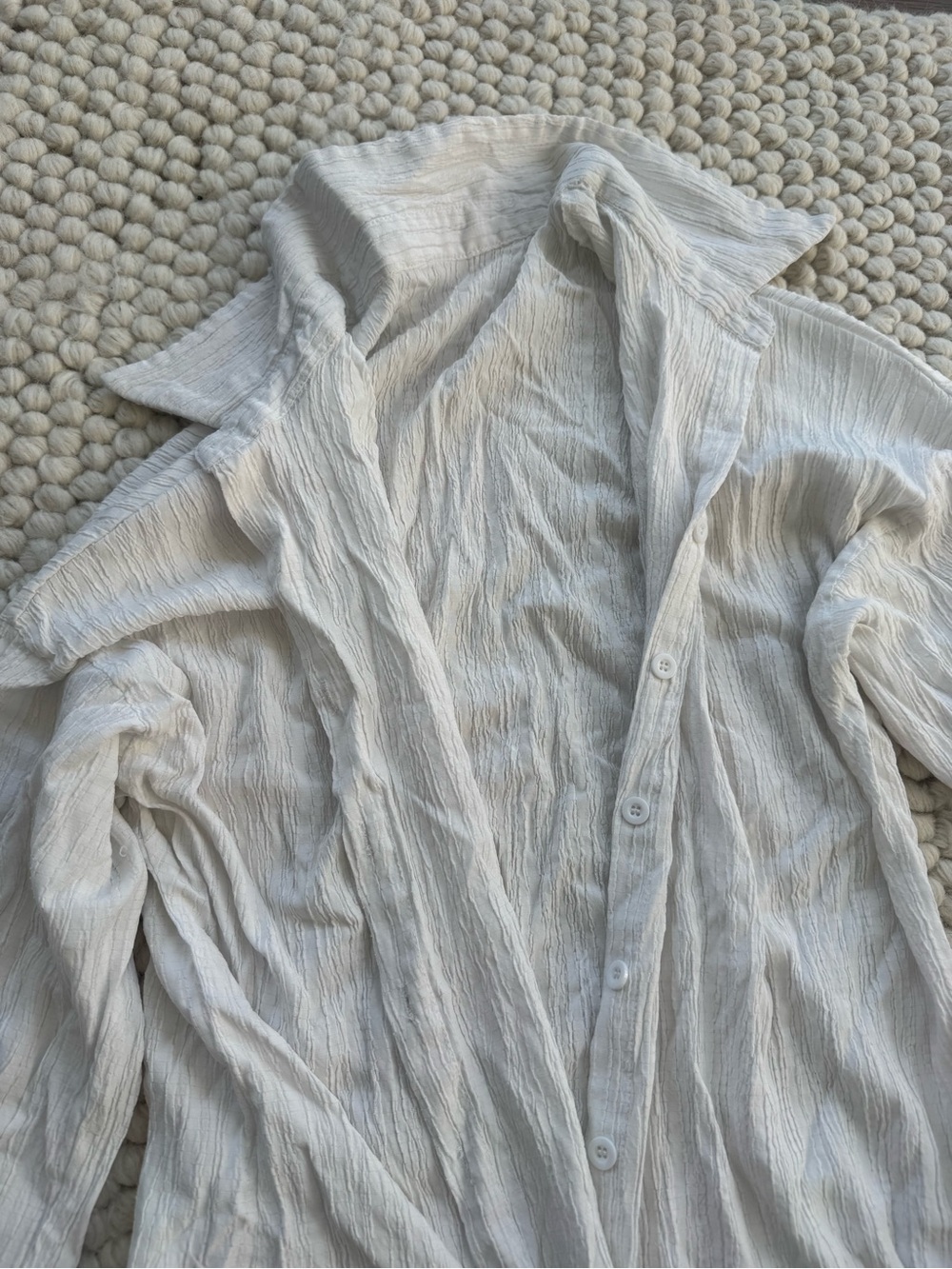 SHEIN White Textured Crinkle Button-Up Top - Picture 2 of 4
